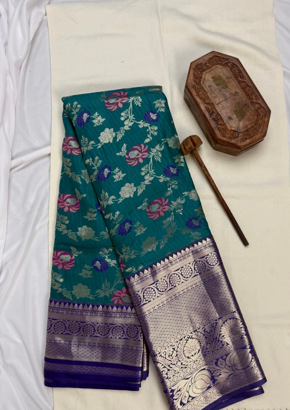 Green Pattu Saree, Floral Design Saree, Kanchipuram Semi Silk Saree, Blue and Red Zari Saree, Navy Blue Border Saree, Traditional Sarees Online, Wedding Sarees South India, Buy Pattu Saree Online, Affordable Silk Saree, South Indian Bridal Saree